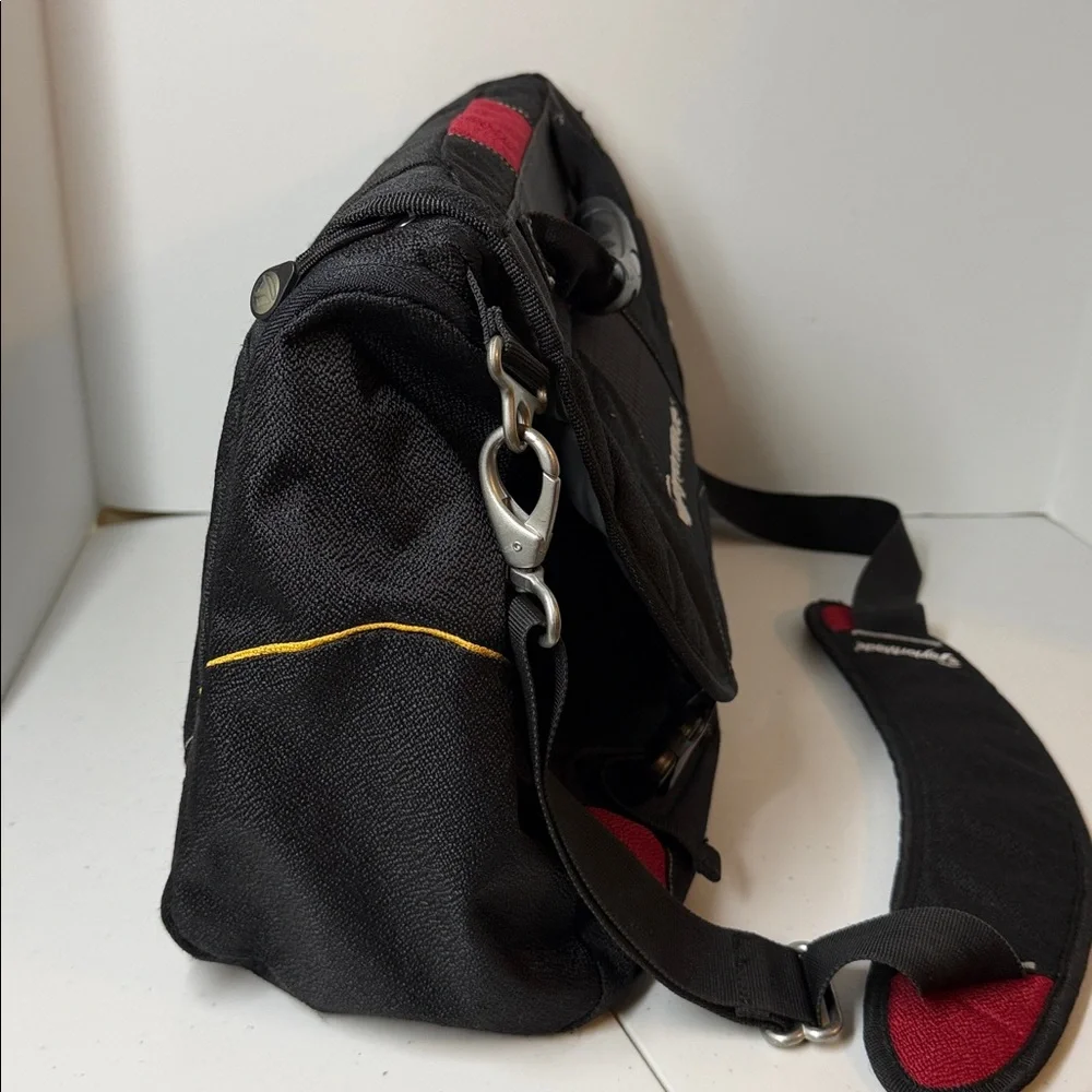 TaylorMade laptop computer/messenger bag, great look for the golfer at work